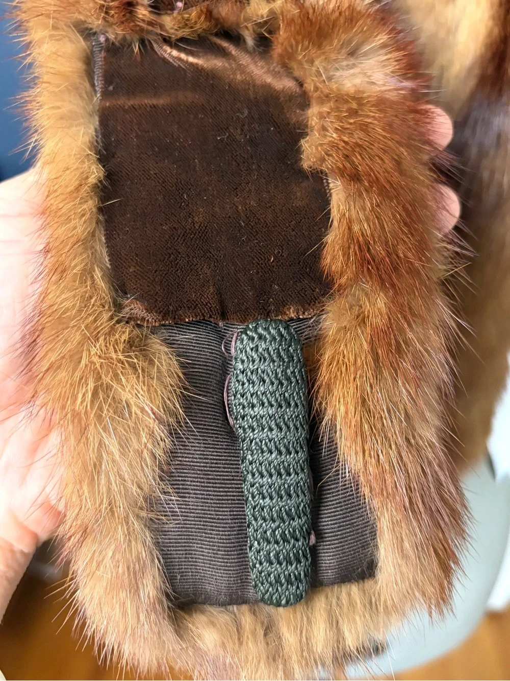 Vintage Real Mink Scarf Collar, silk lined, clips on, brown, 44x4, EUC